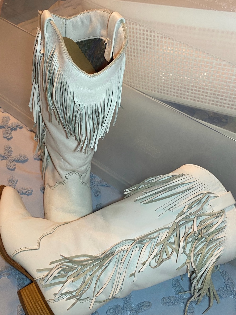 Dingo, white leather fringe cowboy boots size 6, Preloved - Picture 3 of 16